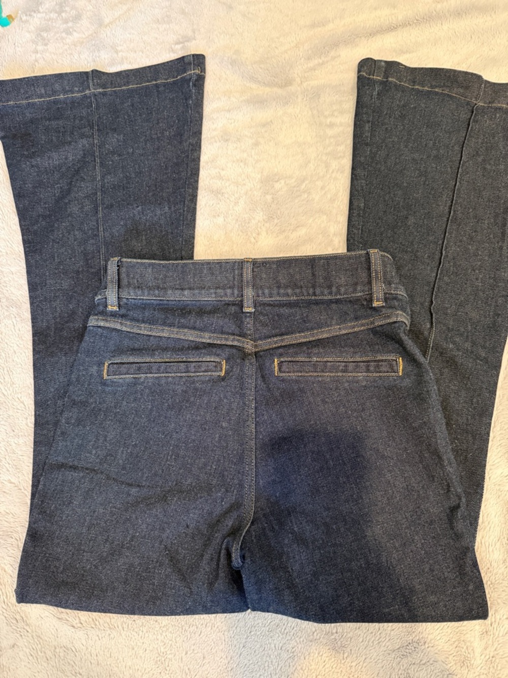 SPANX Pintuck Flare Jeans Size Small - Picture 3 of 7